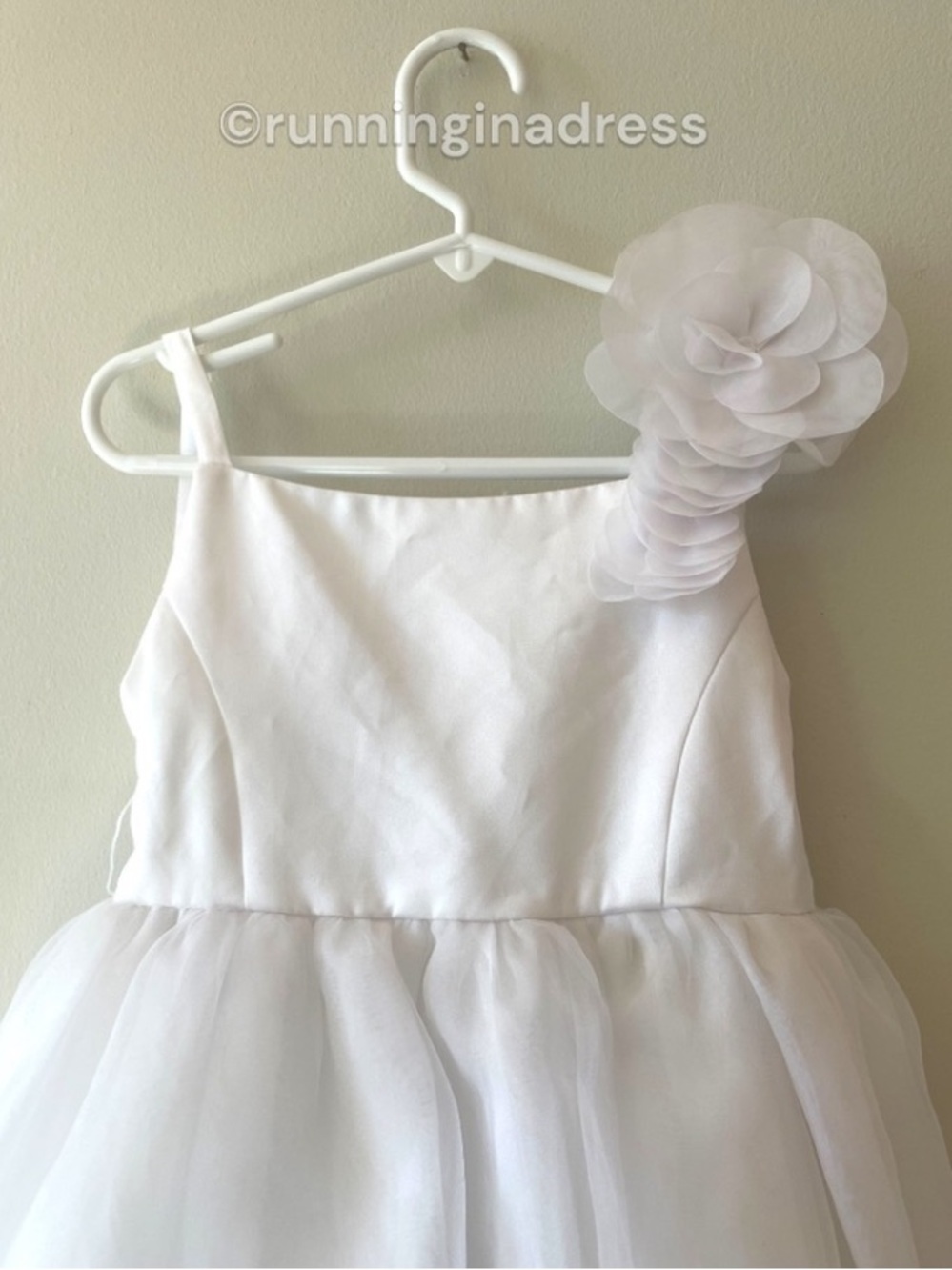 David’s Bridal White Organza Tiered Flower Girl Dress WG1267 Size 6 - Picture 6 of 16
